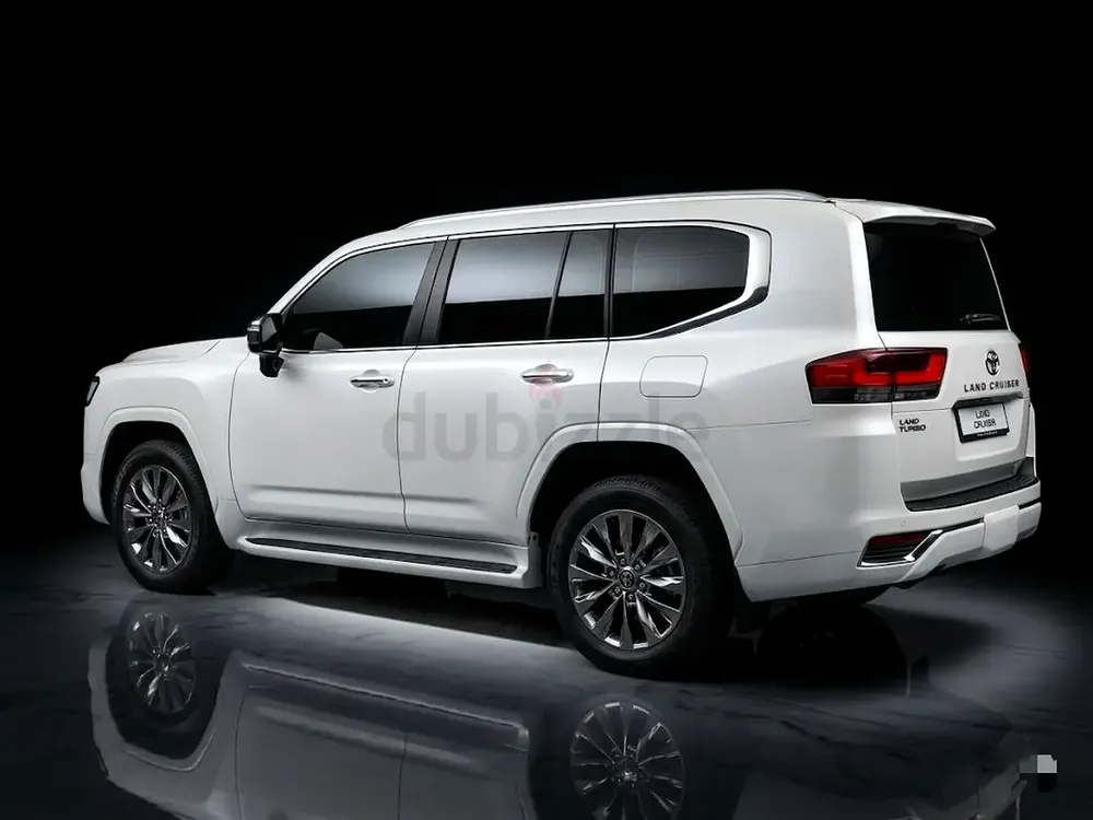 Toyota Land Cruiser VXR 2022 GCC Specs - Image 4