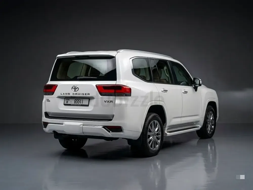 Toyota Land Cruiser VXR 2022 GCC Specs - Image 7