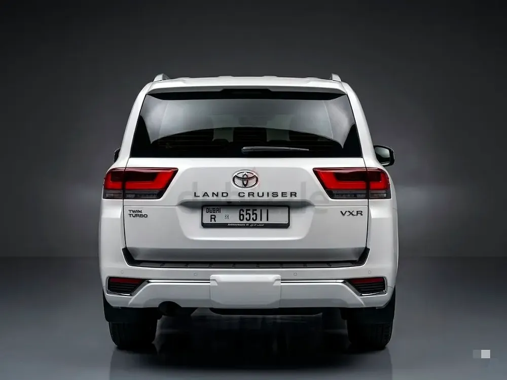 Toyota Land Cruiser VXR 2022 GCC Specs - Image 8