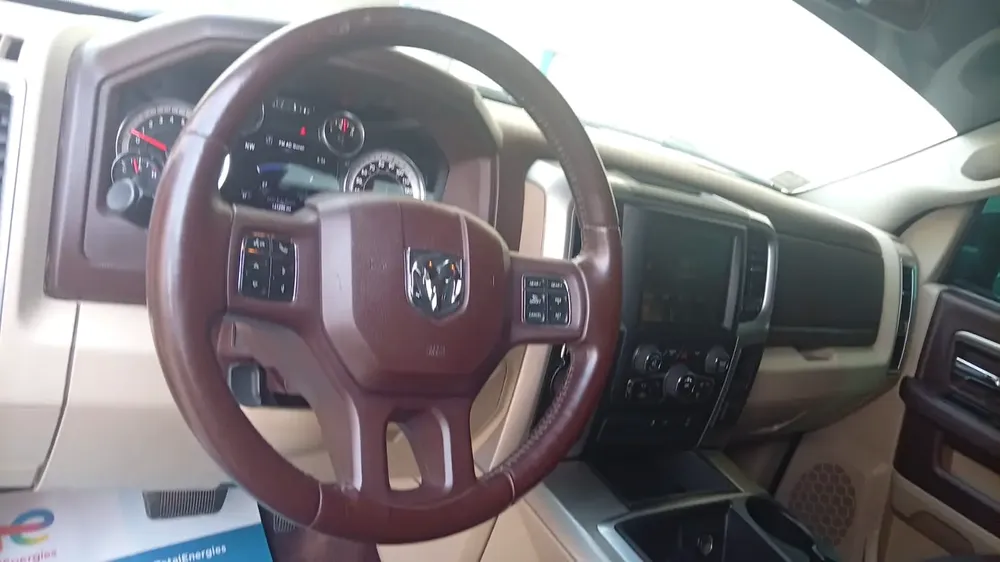 RAM 1500 2015 GCC SPECS FULLY LOADED LADY DRIVEN - Image 10