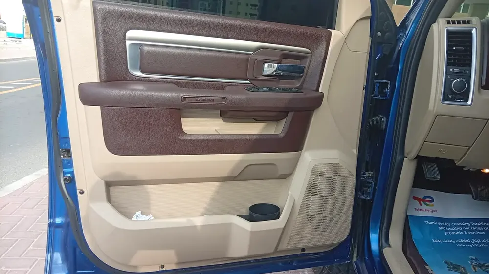RAM 1500 2015 GCC SPECS FULLY LOADED LADY DRIVEN - Image 11