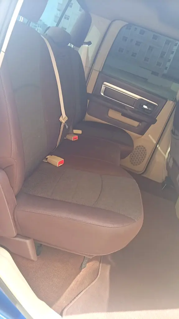 RAM 1500 2015 GCC SPECS FULLY LOADED LADY DRIVEN - Image 15