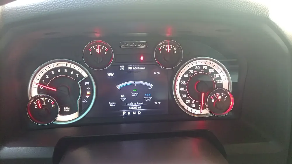 RAM 1500 2015 GCC SPECS FULLY LOADED LADY DRIVEN - Image 18