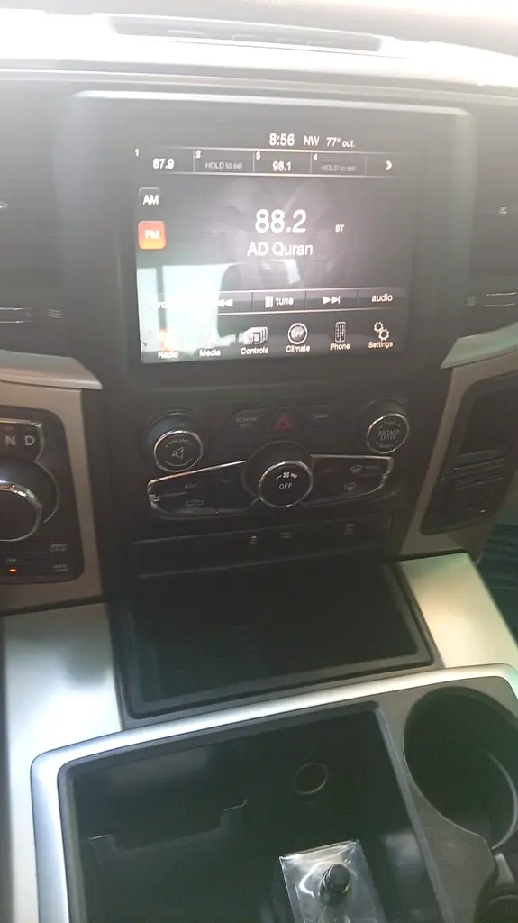 RAM 1500 2015 GCC SPECS FULLY LOADED LADY DRIVEN - Image 19