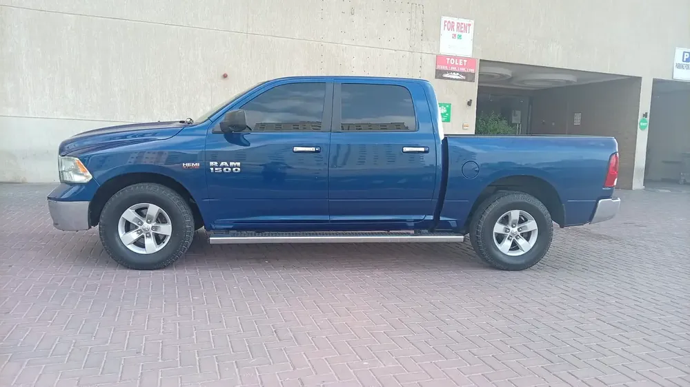 RAM 1500 2015 GCC SPECS FULLY LOADED LADY DRIVEN - Image 4