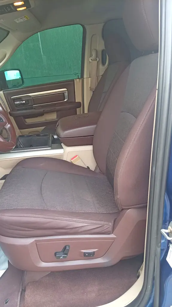 RAM 1500 2015 GCC SPECS FULLY LOADED LADY DRIVEN - Image 8