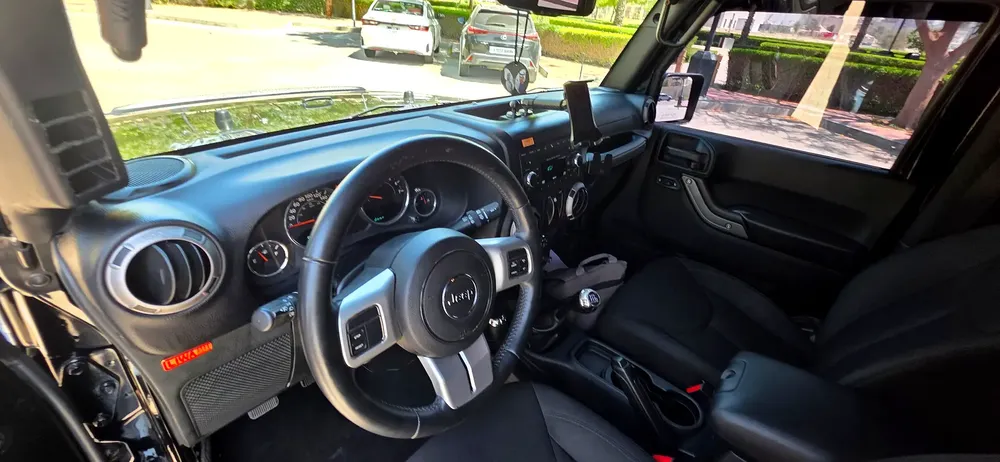 Jeep Wrangler Sport 2016 GCC Specs 3.6 V6 Manual Gearbox - Image 12