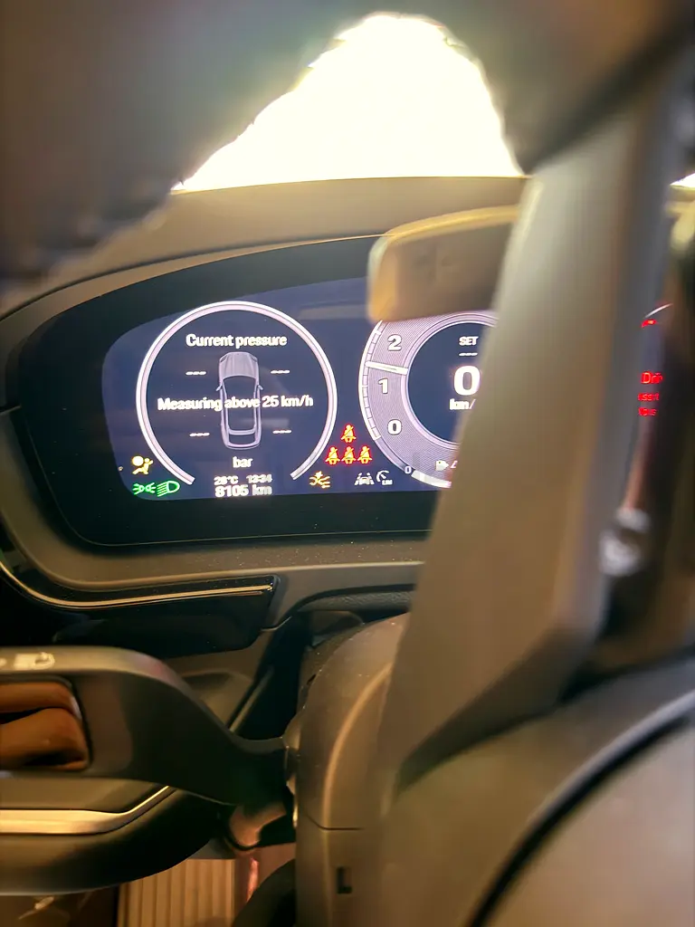 2024 Porsche Cayenne S | 8,100 km | GCC Spec | Warranty - Image 4