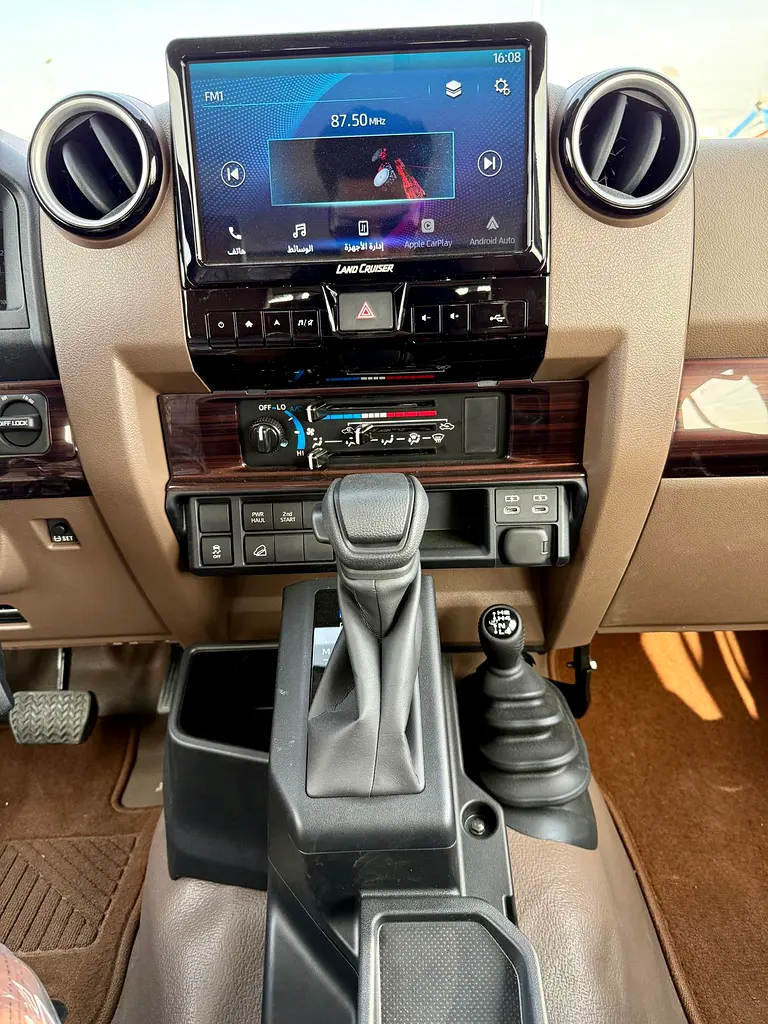2025 Toyota Land Cruiser 70 Series LC 79 Base - GCC Specs - Brand New! - Image 14