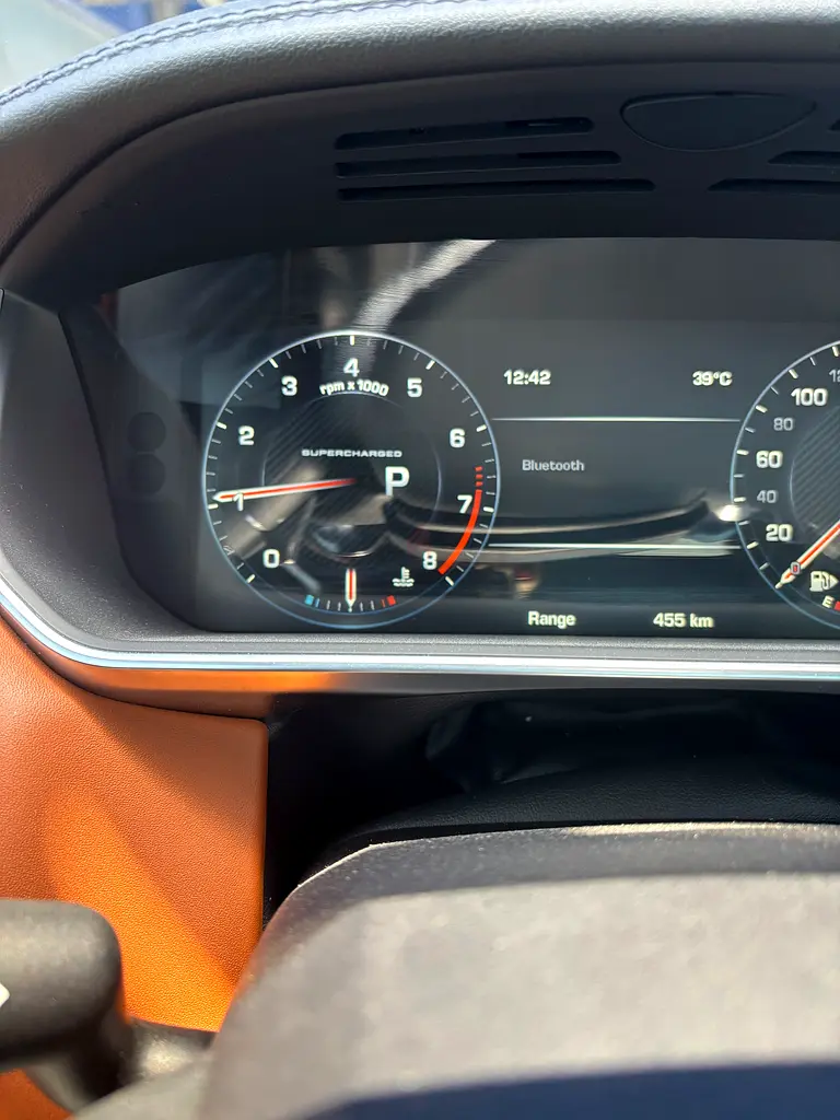 Very best example GCC Range Rover Sport V8 - Image 10