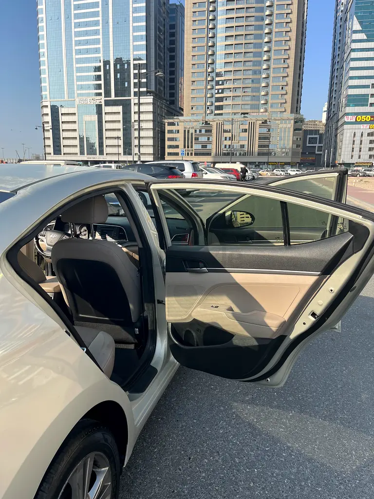 For Sale: Hyundai Elantra 2016 – Excellent Condition | First Owner | GCC Specs - Image 10
