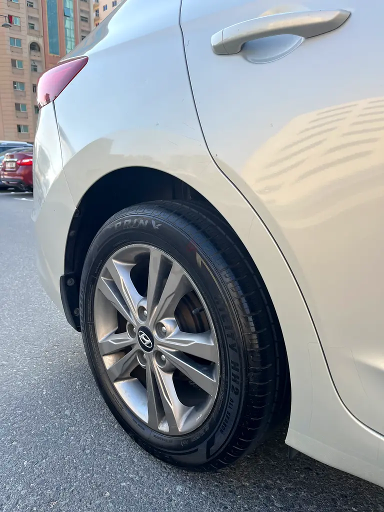 For Sale: Hyundai Elantra 2016 – Excellent Condition | First Owner | GCC Specs - Image 4
