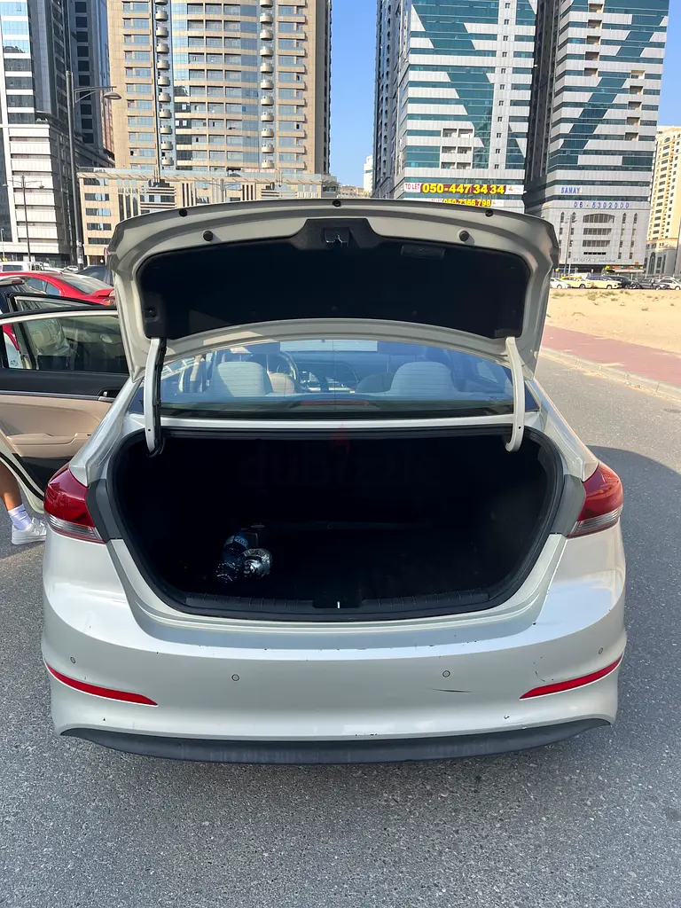 For Sale: Hyundai Elantra 2016 – Excellent Condition | First Owner | GCC Specs - Image 5