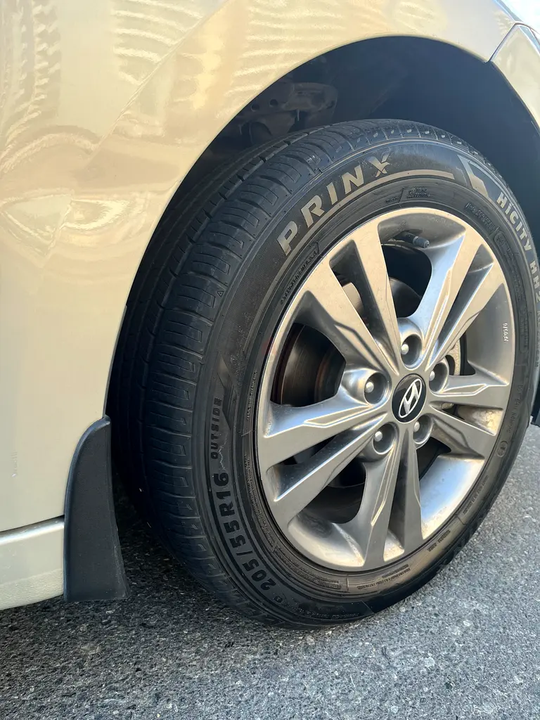 For Sale: Hyundai Elantra 2016 – Excellent Condition | First Owner | GCC Specs - Image 7