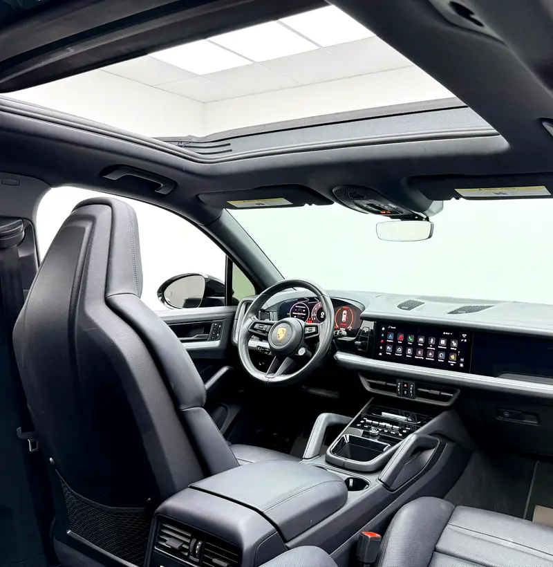 2024 Porsche Cayenne Coupe, Warranty, Service History, Low Km, Excellent condition, American - Image 12