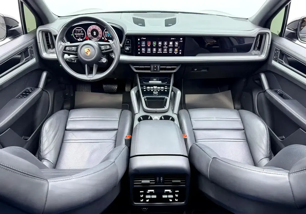 2024 Porsche Cayenne Coupe, Warranty, Service History, Low Km, Excellent condition, American - Image 13