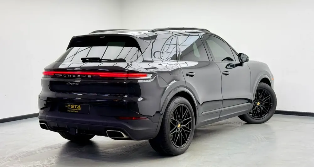 2024 Porsche Cayenne Coupe, Warranty, Service History, Low Km, Excellent condition, American - Image 4