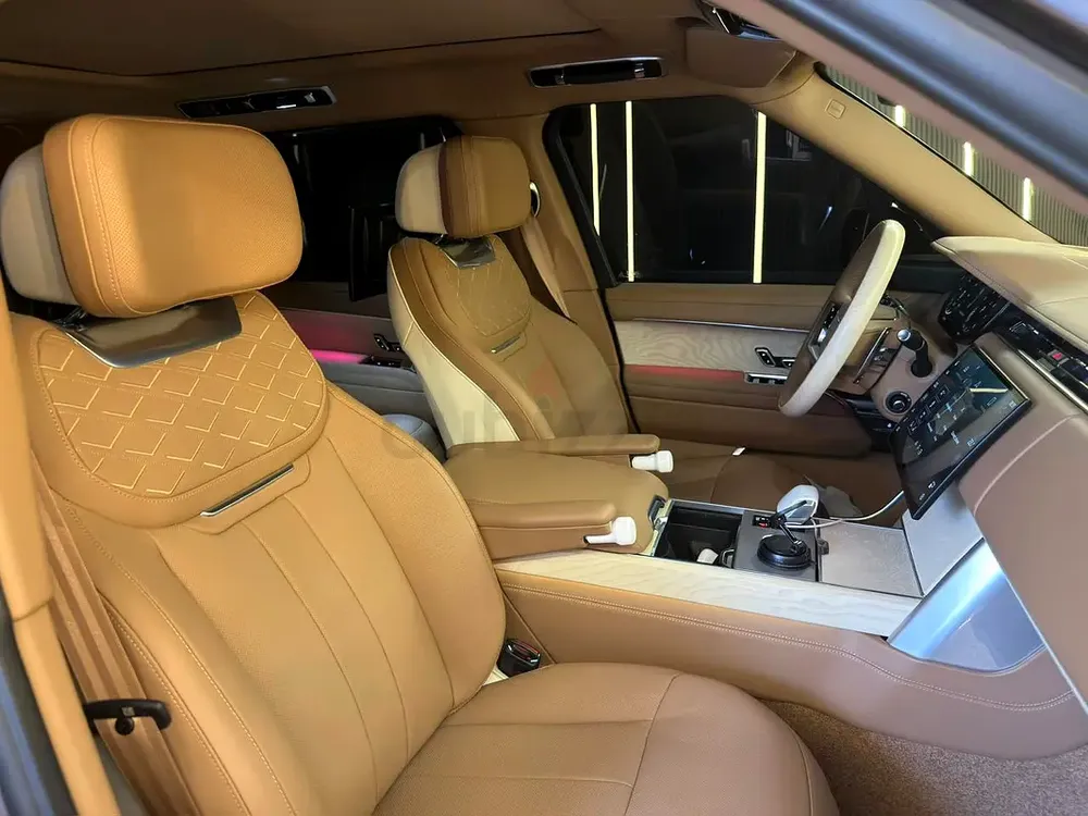 2025 Land Rover Range Rover SV Autobiography | GCC Specs | Brand New - Image 6
