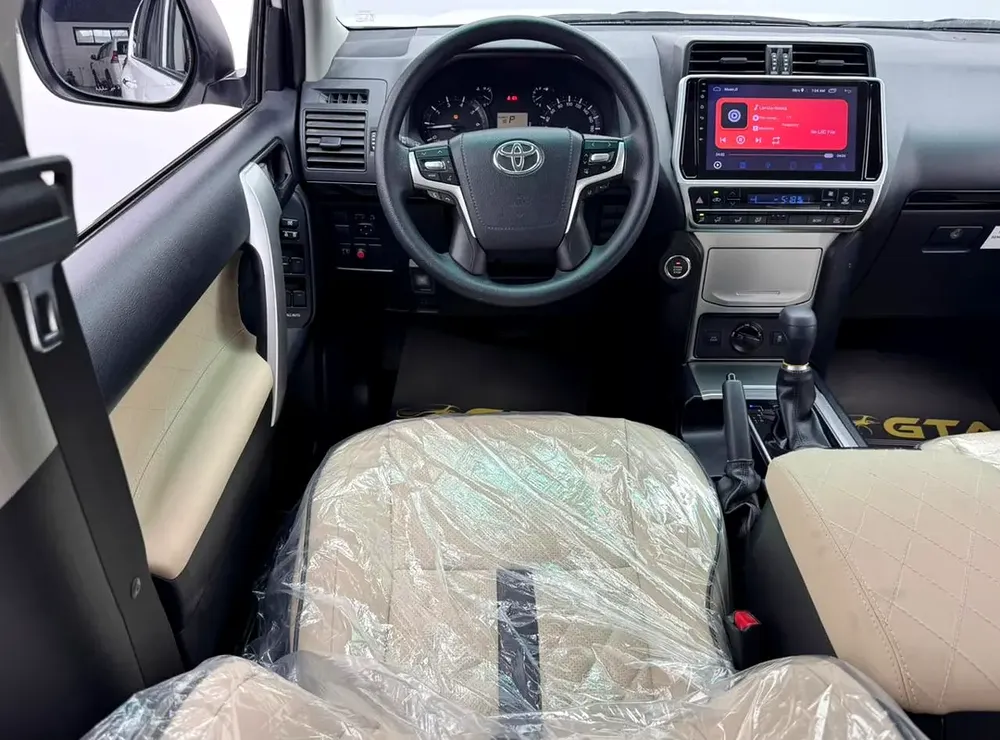 2018 Toyota Prado TX, Full Service History, Excellent Condition, GCC - Image 8