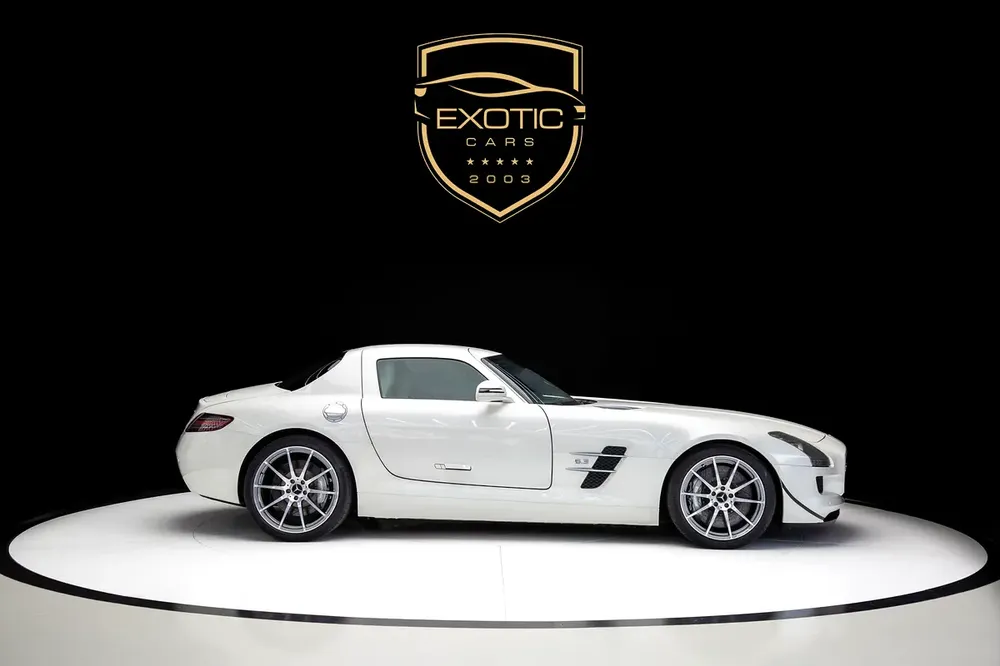 SLS AMG | TWO TONE INTERIOR | WARRANTY AVAILABLE - Image 4