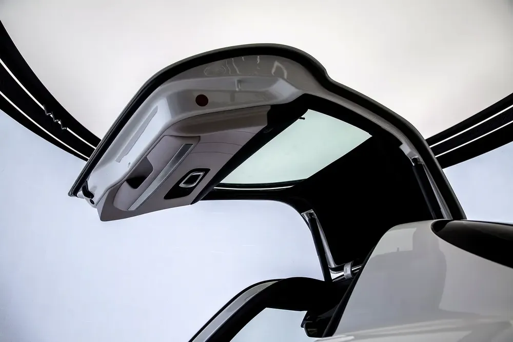 SLS AMG | TWO TONE INTERIOR | WARRANTY AVAILABLE - Image 7