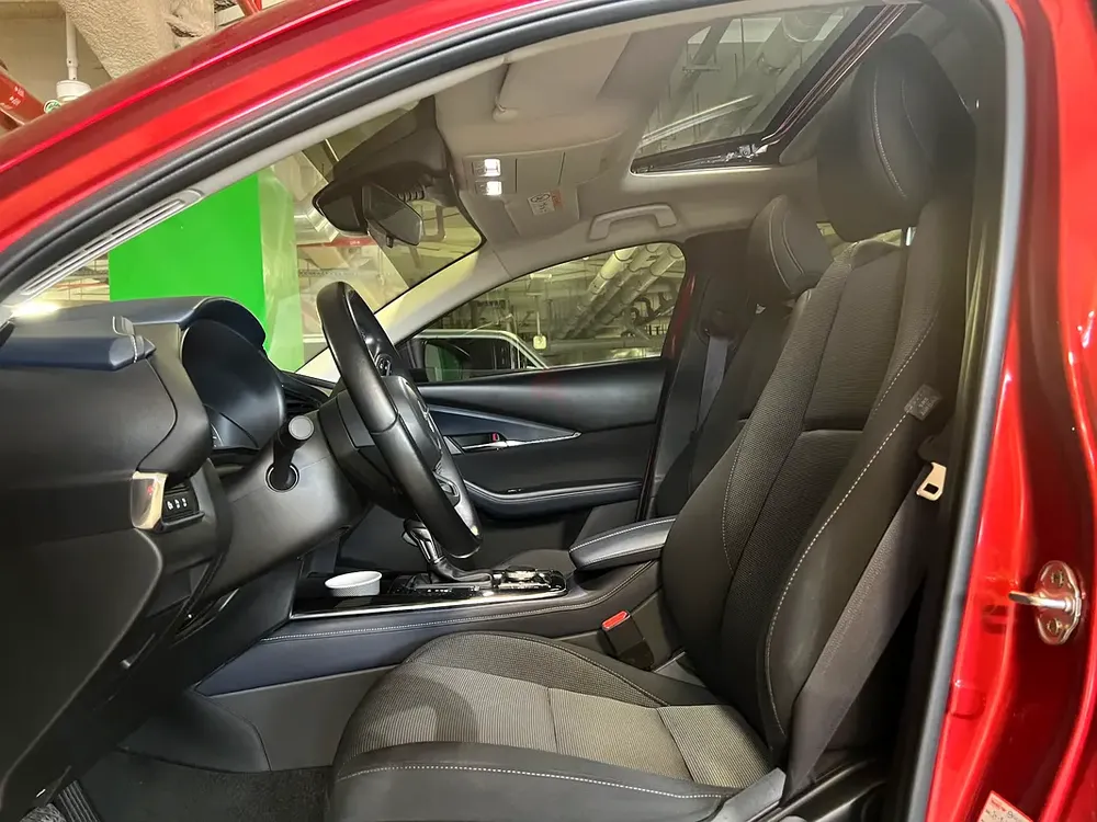 Mazda CX30 2025 full options full agency service history under warranty original paint - Image 14
