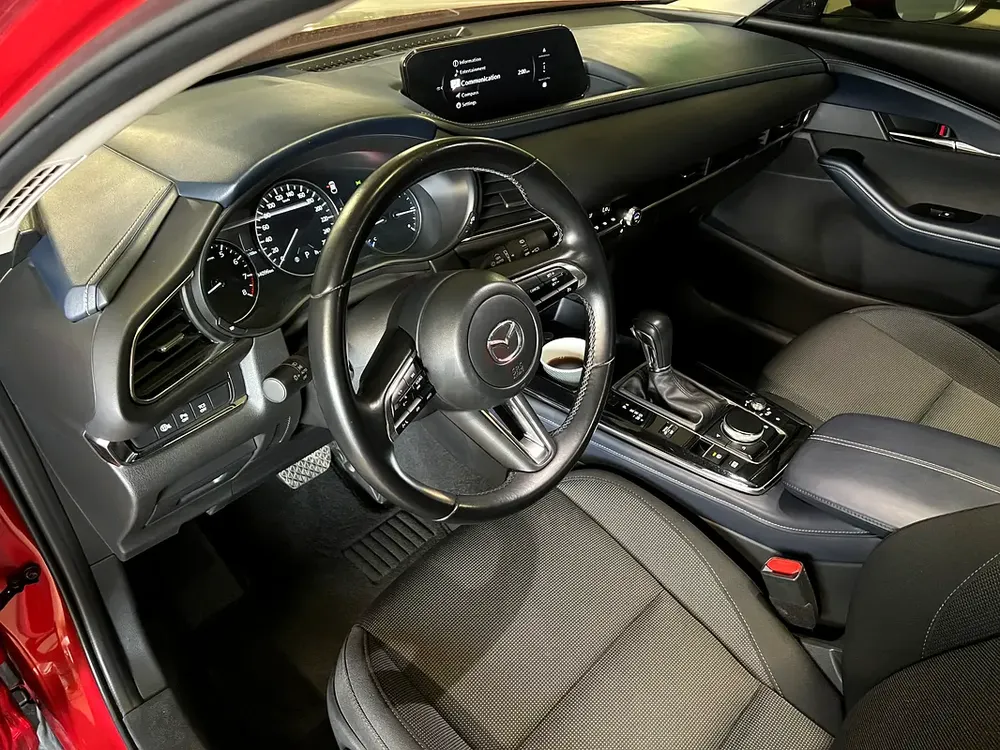 Mazda CX30 2025 full options full agency service history under warranty original paint - Image 16