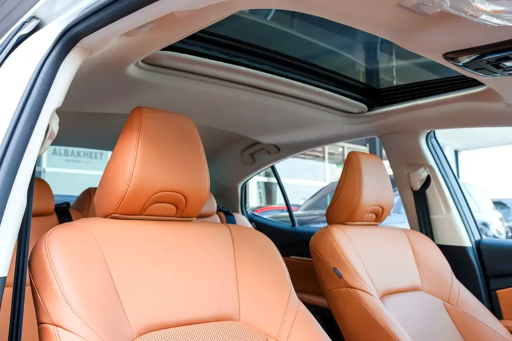 Toyota Camry Elite 2.0 HEV 2024 (White&Tan) FOR EXPORT - Image 14