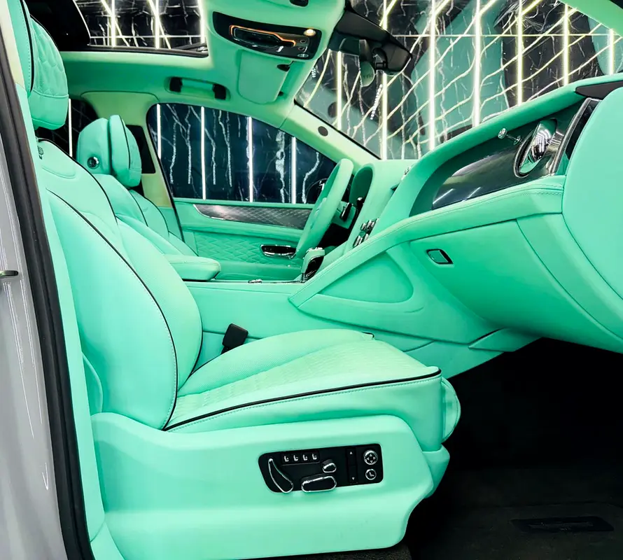 Bentley Bentayga V8 | First Edition | Rare Interior | GCC  | Original Paint - Image 13