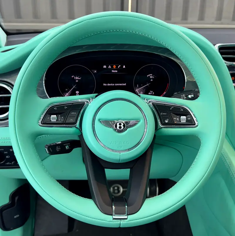 Bentley Bentayga V8 | First Edition | Rare Interior | GCC  | Original Paint - Image 14