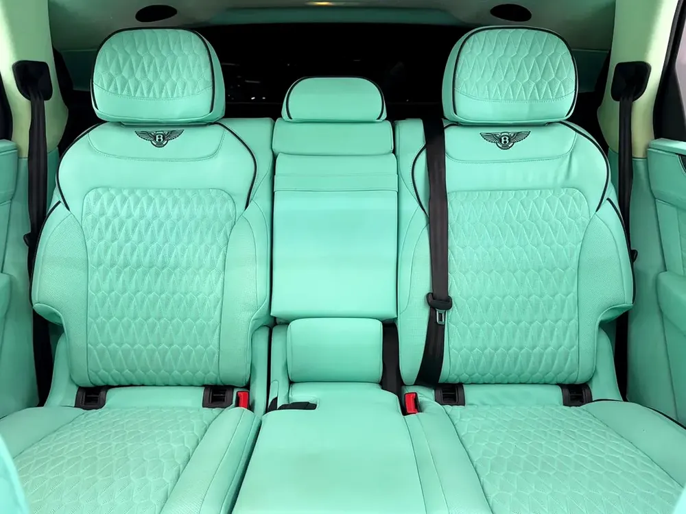 Bentley Bentayga V8 | First Edition | Rare Interior | GCC  | Original Paint - Image 20