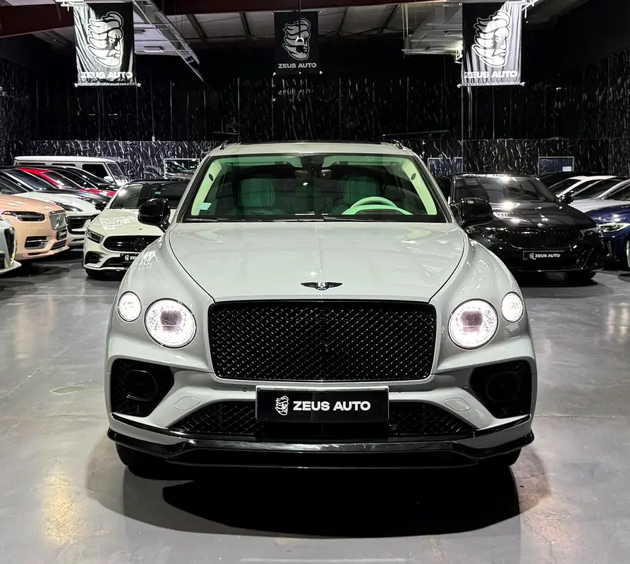 Bentley Bentayga V8 | First Edition | Rare Interior | GCC  | Original Paint - Image 4