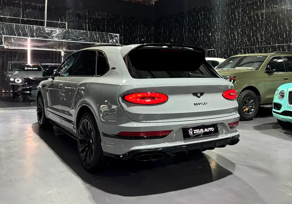 Bentley Bentayga V8 | First Edition | Rare Interior | GCC  | Original Paint - Image 5