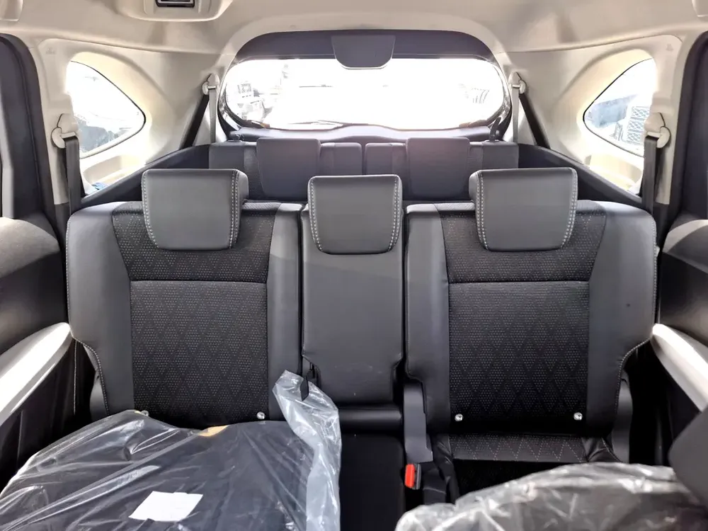 TOYOTA VELOZ  1.5L GCC 2025 GRAY PETROL (EXPORT ONLY) - Image 12