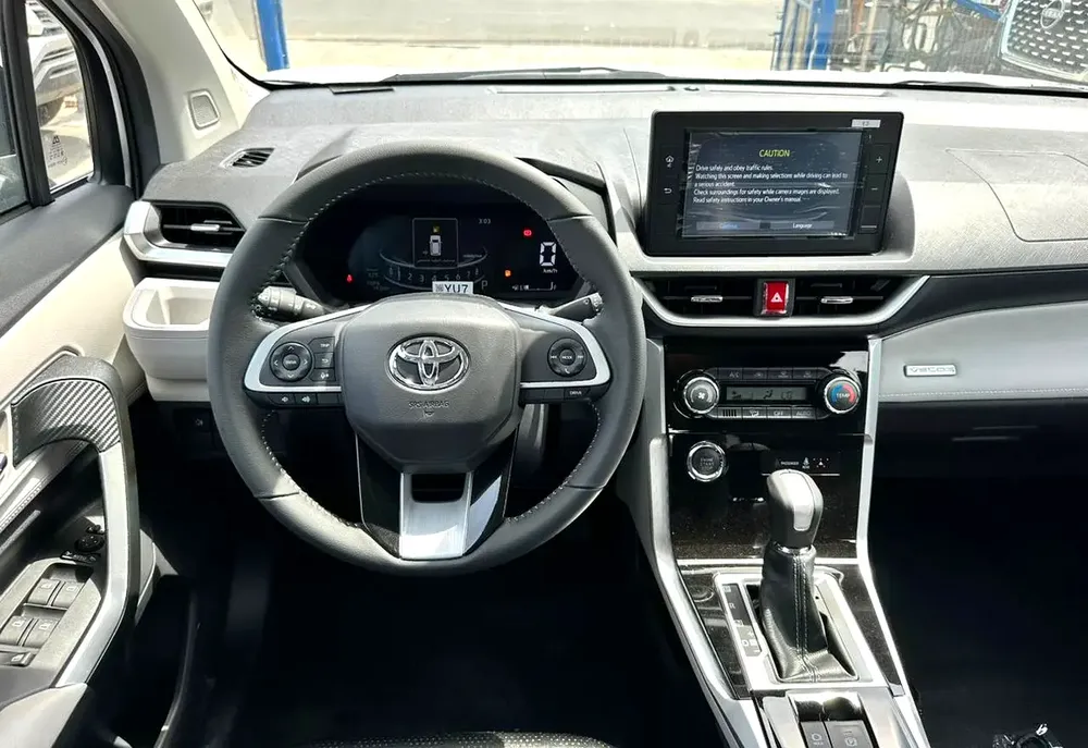 TOYOTA VELOZ  1.5L GCC 2025 GRAY PETROL (EXPORT ONLY) - Image 13