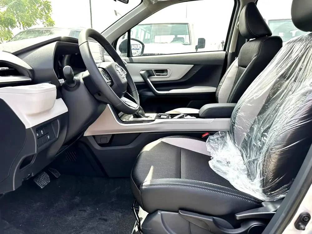 TOYOTA VELOZ  1.5L GCC 2025 GRAY PETROL (EXPORT ONLY) - Image 8