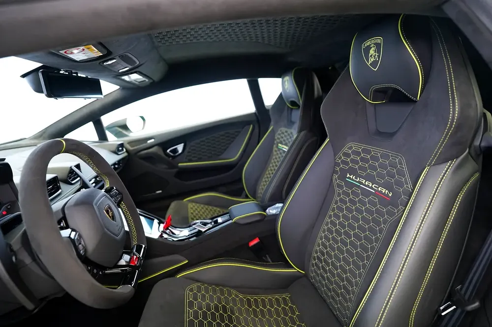 HURACAN STERRATO | ALCANTARA SEATS | WARRANTY AVAILABLE - Image 11