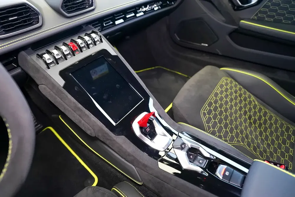 HURACAN STERRATO | ALCANTARA SEATS | WARRANTY AVAILABLE - Image 12