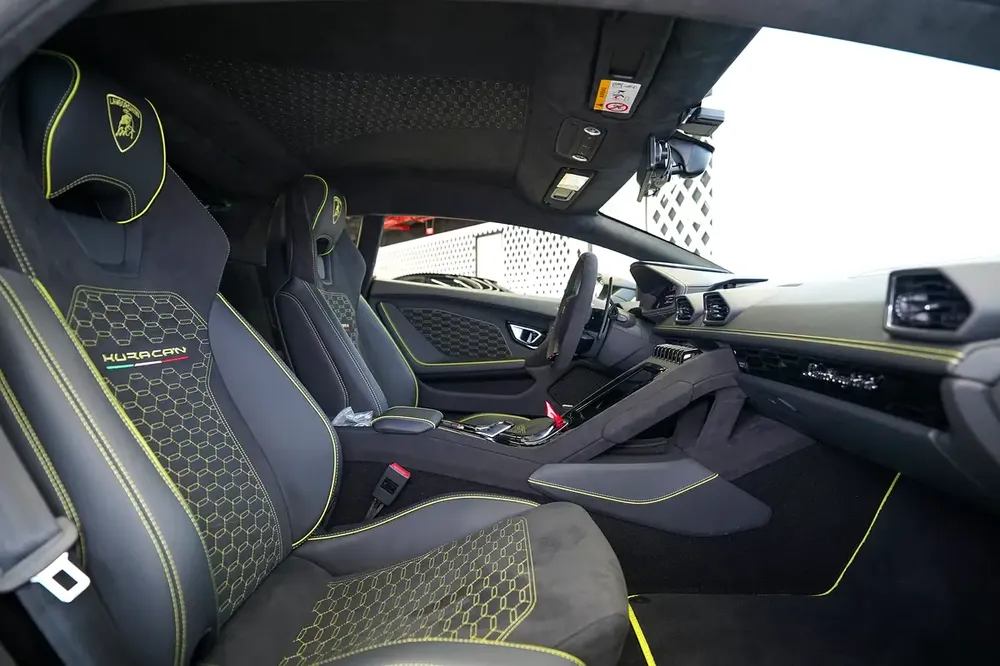 HURACAN STERRATO | ALCANTARA SEATS | WARRANTY AVAILABLE - Image 15