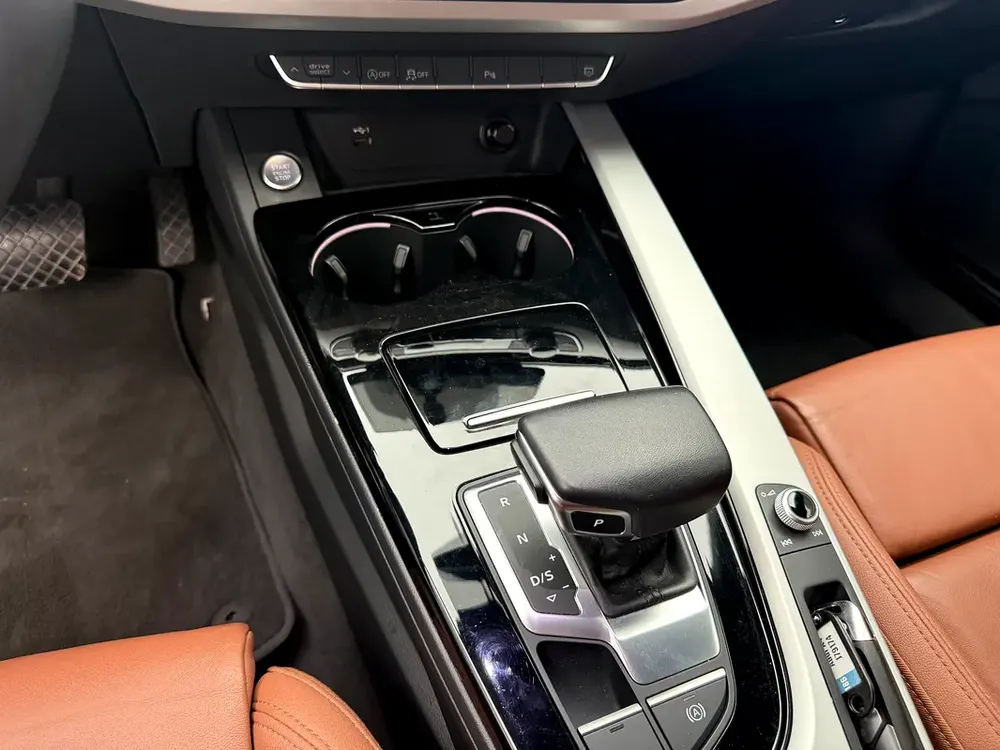 2024 Audi A4 S-line - GCC Specs - Like New! - Image 12