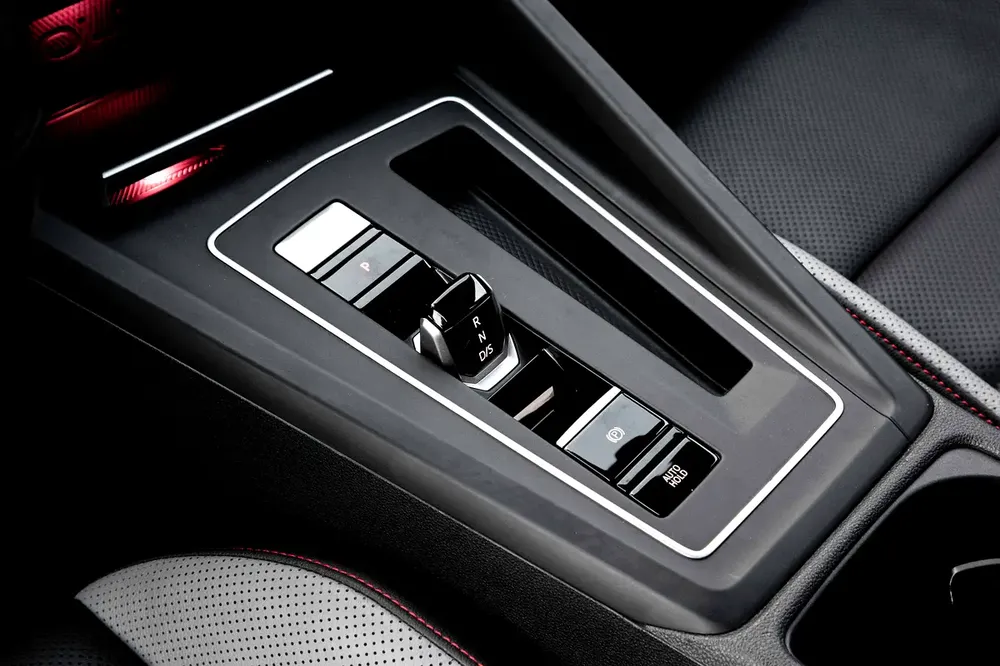 2,174 P.M | Golf GTI P2 | 0% Downpayment | GTI - TOP | FULL VOLKSWAGEN HISTORY! - Image 10