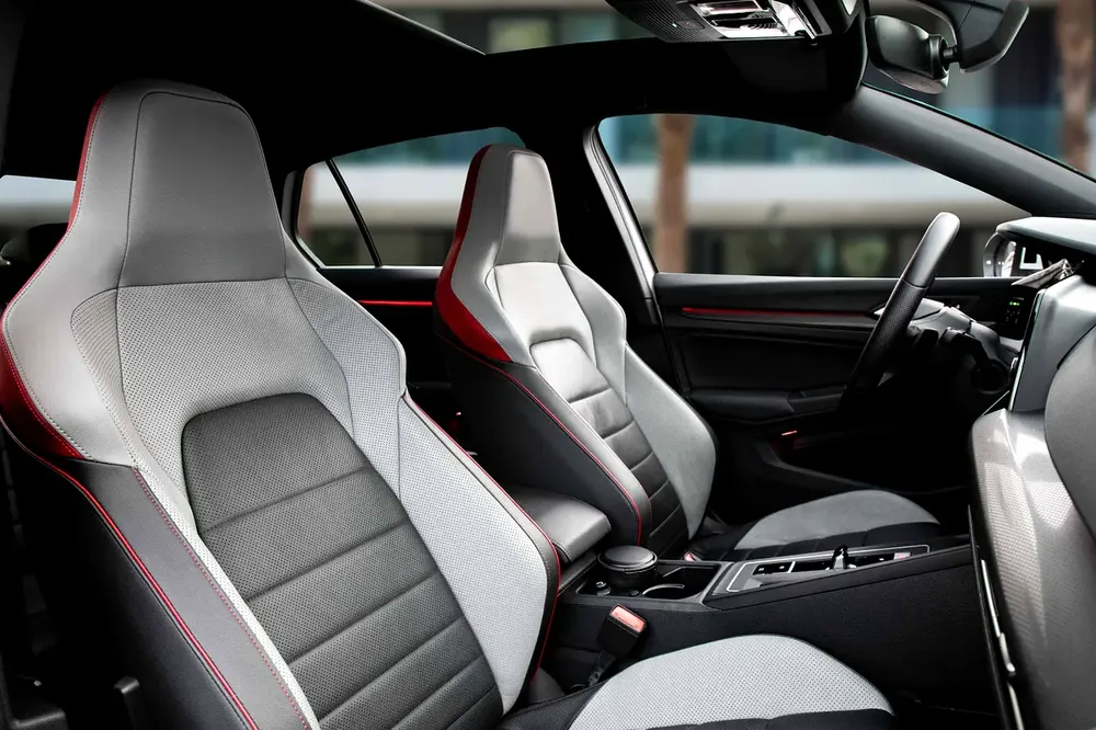 2,174 P.M | Golf GTI P2 | 0% Downpayment | GTI - TOP | FULL VOLKSWAGEN HISTORY! - Image 11