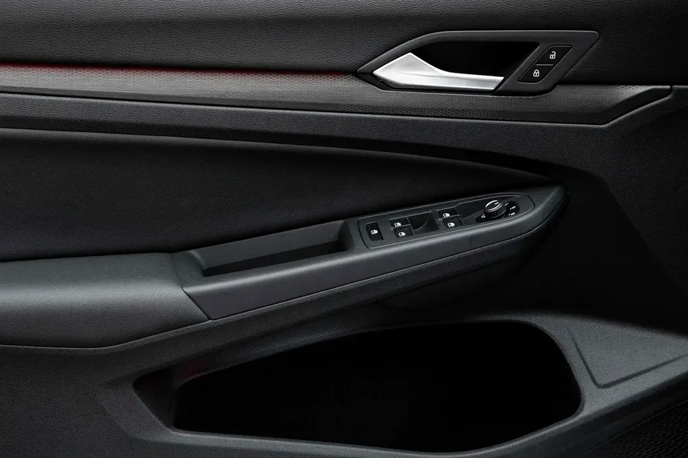 2,174 P.M | Golf GTI P2 | 0% Downpayment | GTI - TOP | FULL VOLKSWAGEN HISTORY! - Image 13