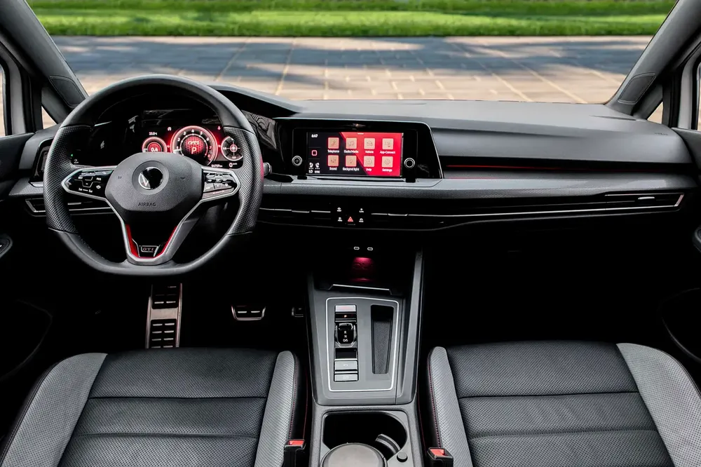 2,174 P.M | Golf GTI P2 | 0% Downpayment | GTI - TOP | FULL VOLKSWAGEN HISTORY! - Image 8