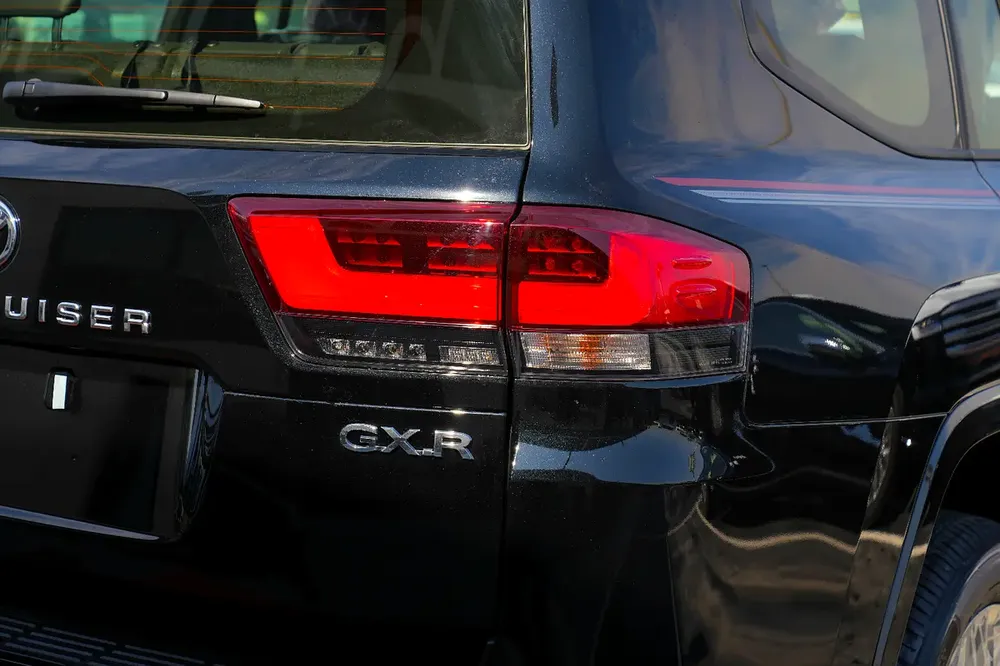 Toyota Land Cruiser GXR 4.0 Full Option Radar 2026 - Image 11