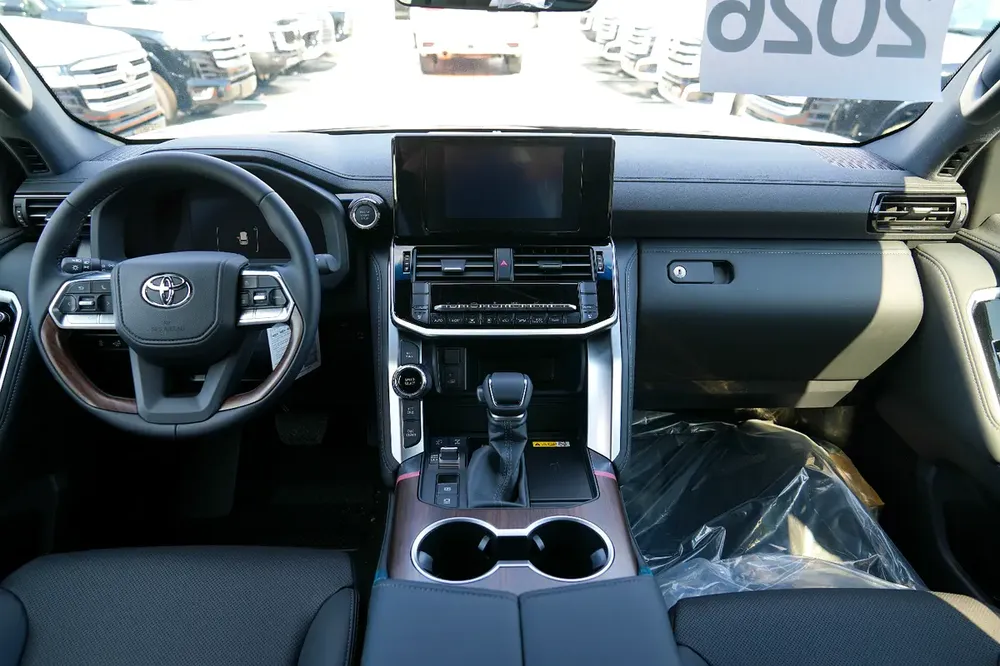 Toyota Land Cruiser GXR 4.0 Full Option Radar 2026 - Image 17