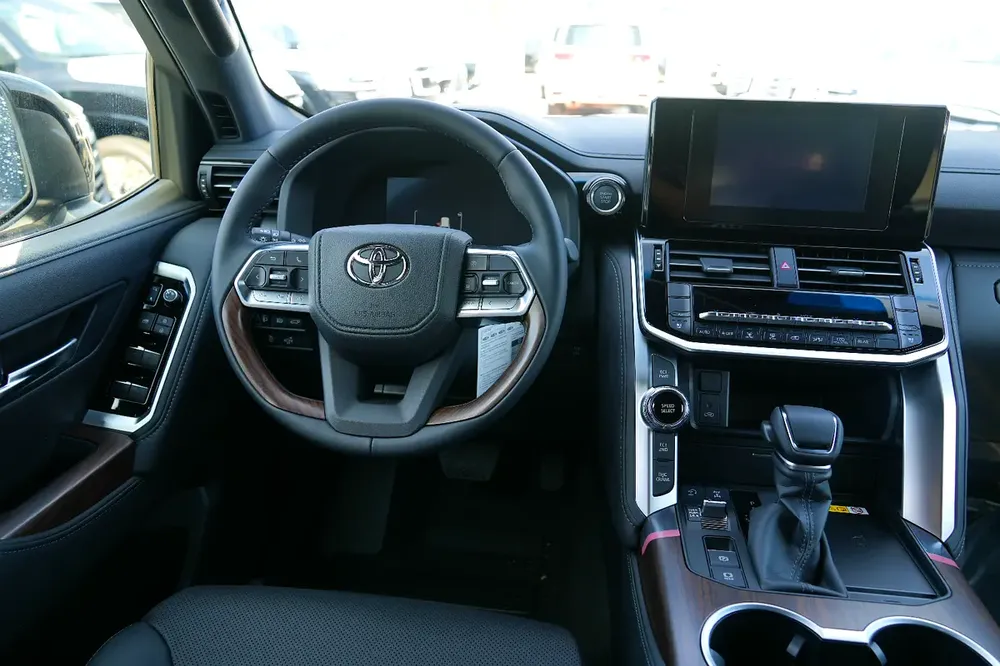 Toyota Land Cruiser GXR 4.0 Full Option Radar 2026 - Image 18