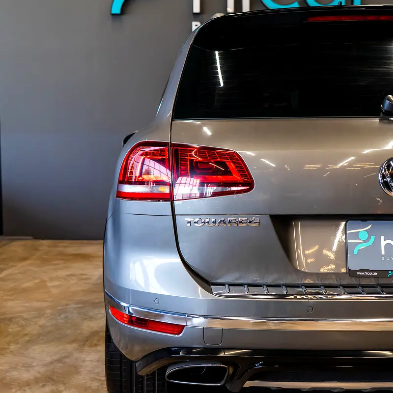 AED 1,748 P.M • 0% Downpayment • Volkswagen Touareg R-Line Kit • 1 Year Warranty - Image 6