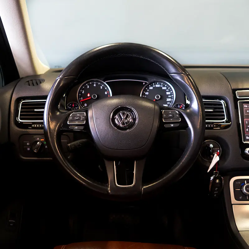 AED 1,748 P.M • 0% Downpayment • Volkswagen Touareg R-Line Kit • 1 Year Warranty - Image 9