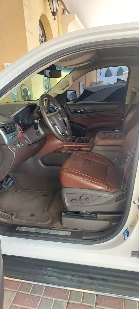 Chevrolet Suburban For Sale - First Owner - Image 9
